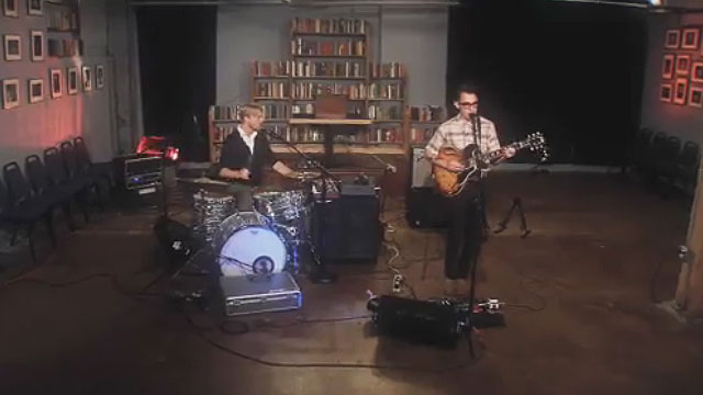 Art Zone: Iska Dhaaf performs 'Happiness'