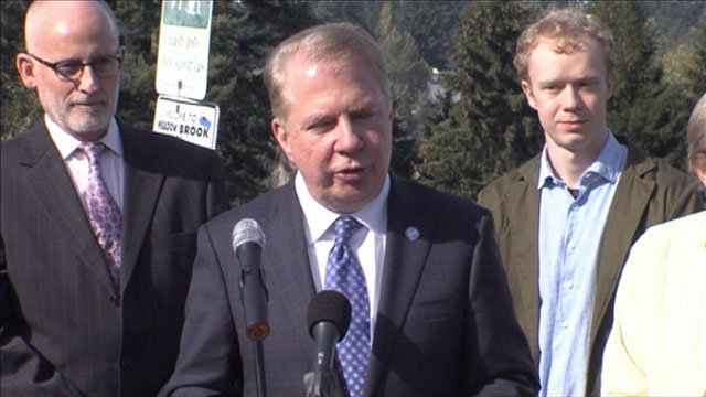 Mayor proposes more sidewalks in Seattle neighborhoods 10/21/15