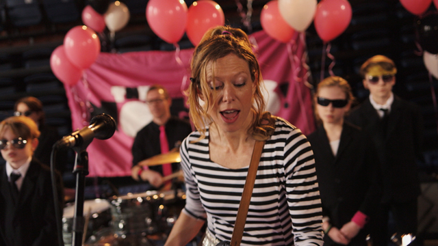 Art Zone: The Not-its! perform 'Washington DC'