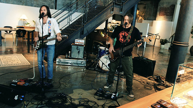 Art Zone: Cracker Factory performs 'I Know Two Notes'