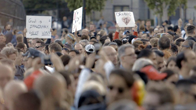 Mayor Murray speaks at vigil in Cal Anderson Park 
