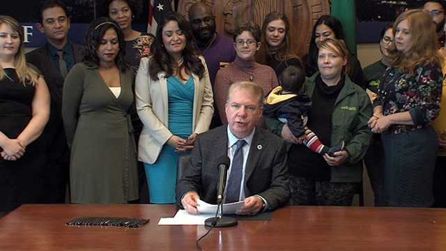 Mayor Murray signs Secure Scheduling legislation