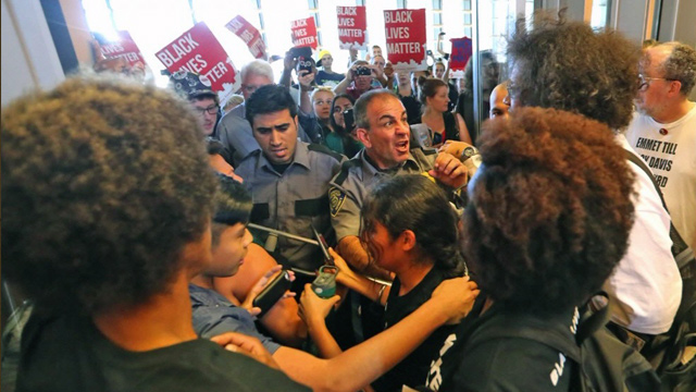 Town Square: Seattle Times Presents 2016 Pictures of the Year