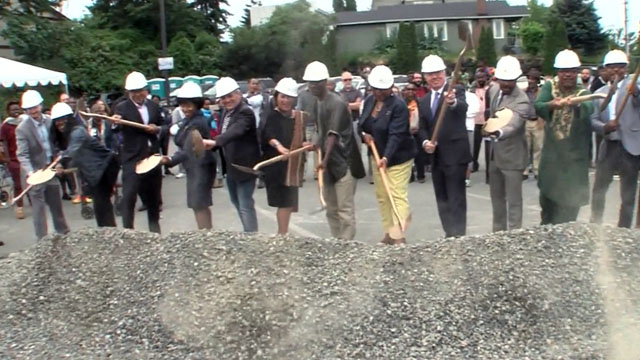 Mayor Murray attends Liberty Bank Building groundbreaking