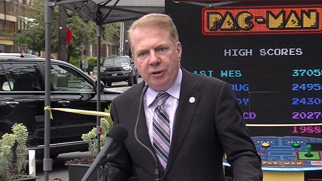 Mayor Murray, SDOT attend grand opening of Arcade Plaza