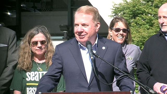 Mayor Murray, Seattle Storm celebrate ten-year extension of KeyArena lease
