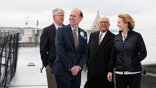 Mayor Durkan tours Harborview's new solar rooftop