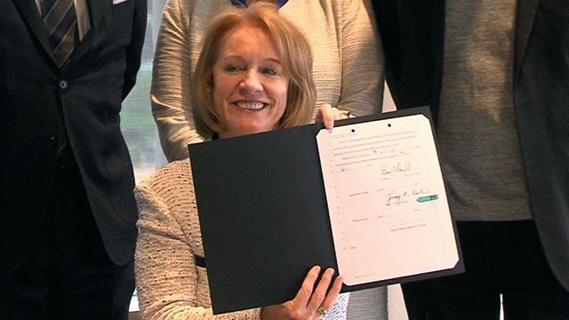 Mayor Durkan signs energy efficiency legislation to reduce building emissions