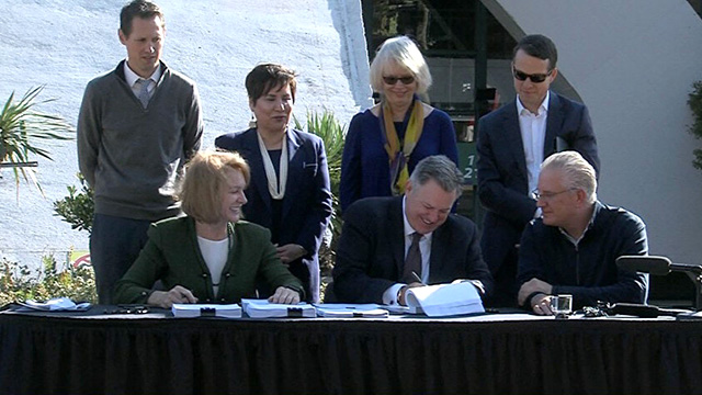 Mayor Durkan signs KeyArena redevelopment legislation