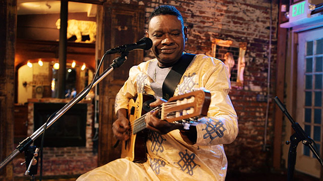 Art Zone: Alpha Yaya Diallo performs 'Jaraby'