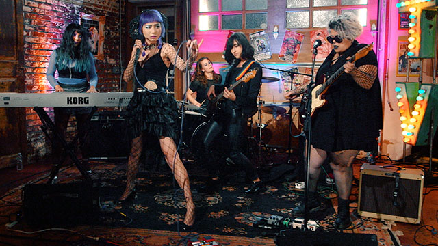 Art Zone: Razor Clam performs “Disaster”