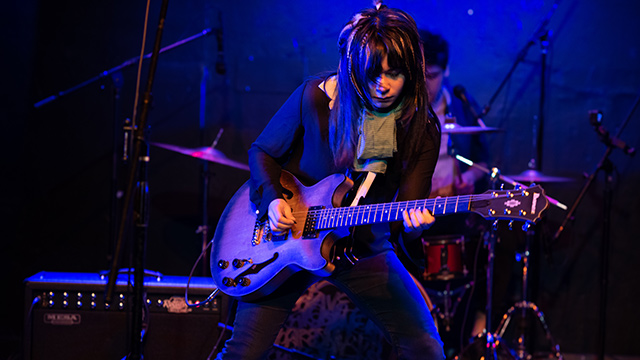 Art Zone: Tres Leches perform “Get Off” 