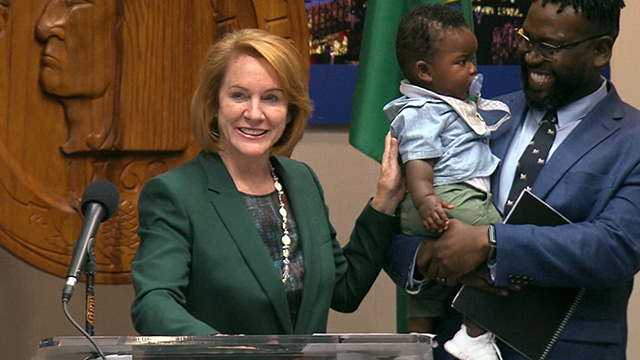 Mayor Jenny Durkan holds swearing-in for Director of Seattle Dept. of Human Resources