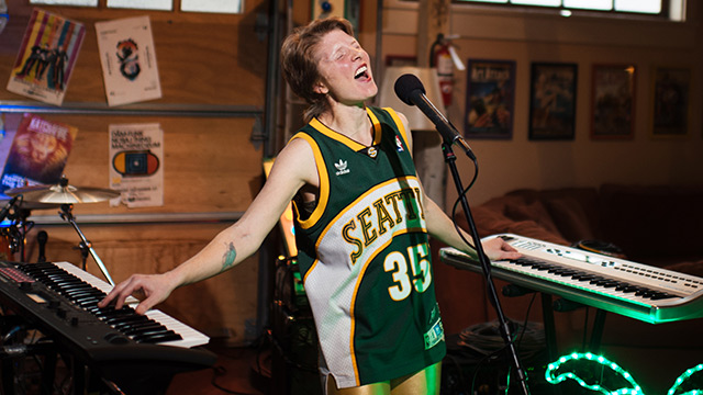 Warren Dunes performs "Talkin' About That Burden"