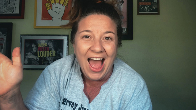 Performer Sarah Rudinoff sings a selfie 