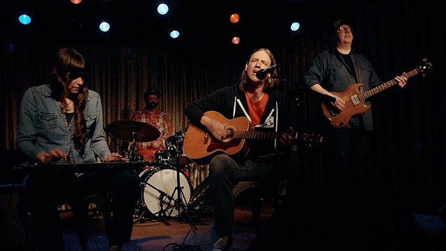 Art Zone: Lo_Liner performs “Wrong Heaven” 